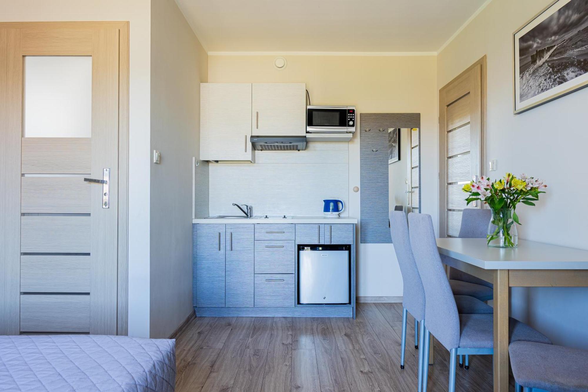 Barka - Apartamenty Premium Oraz Pokoje Blisko Plazy Karwia Exterior photo