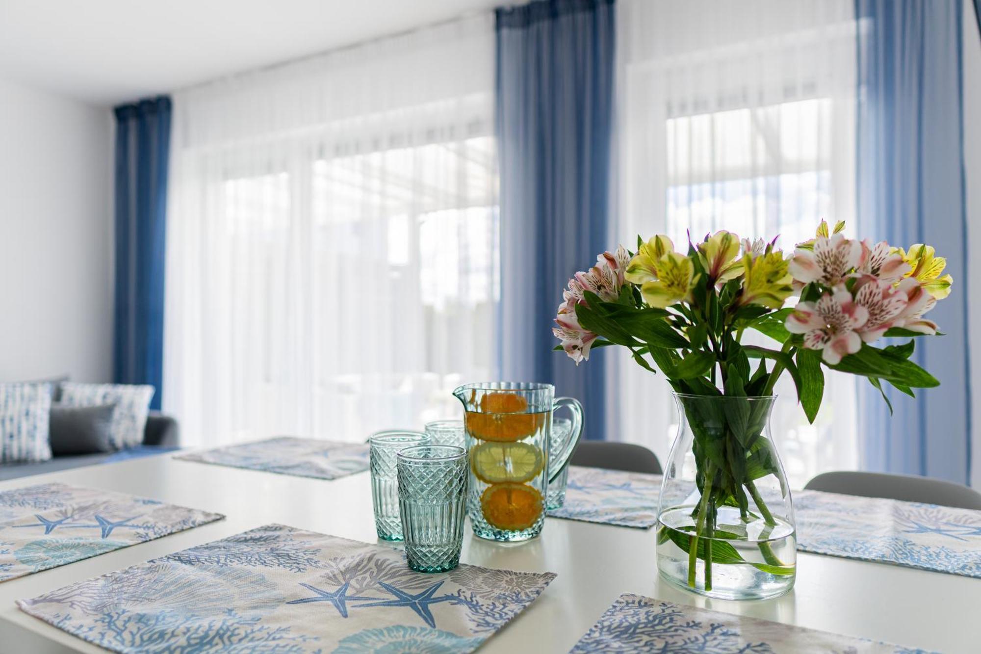 Barka - Apartamenty Premium Oraz Pokoje Blisko Plazy Karwia Exterior photo